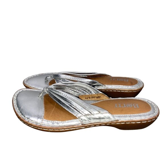 Born Womens Metallic Silver Leather Slip-On thong Sandals Size 7 cushioned - Picture 3 of 9
